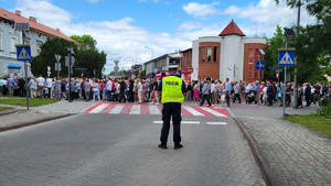 Policjanci ze Żnina podczas działań.