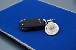 Uroczystość przekazania radiowozu