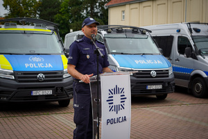 Uroczystość przekazania radiowozu