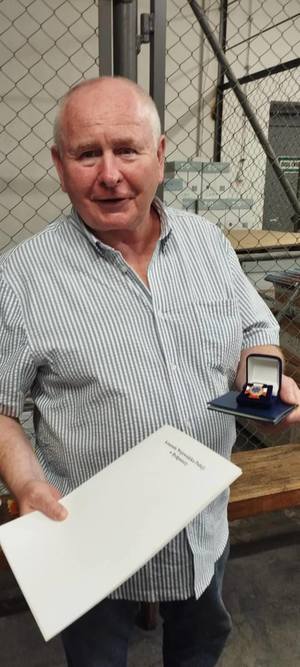 Wizerunek szczęśliwego emeryta - Pana Andrzeja. Plik JPG.