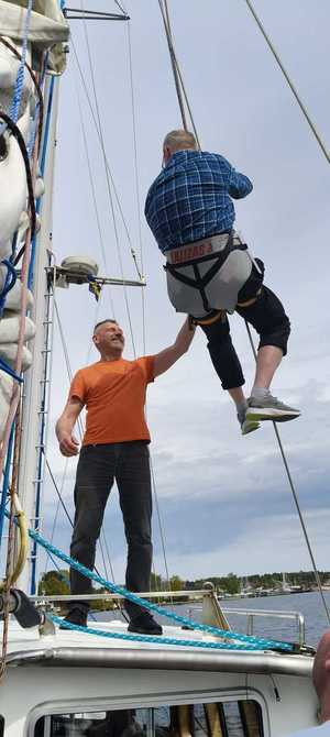 Prace bozmańskie na jachcie