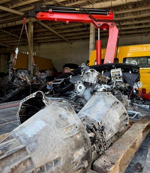 ujęcia na części samochodowe oraz pojazdy