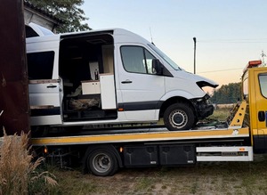 ujęcia na części samochodowe oraz pojazdy