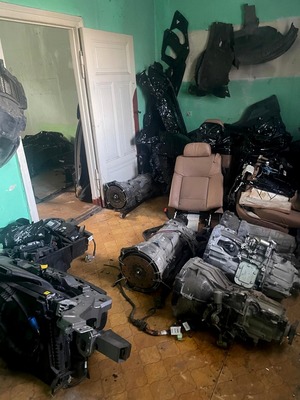 ujęcia na części samochodowe oraz pojazdy