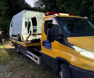 ujęcia na części samochodowe oraz pojazdy