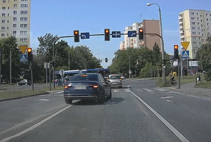 Zdjęcie samochodu maski Audi, które popełnia wykroczenie