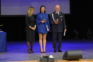 zaproszeni goście przemawiają