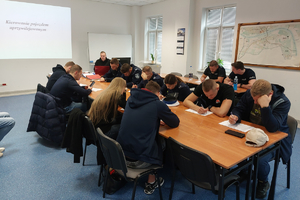 policjanci uczestniczą w szkoleniu