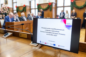 Wręczenie umów w Urzędzie Marszałkowskim w Toruniu.