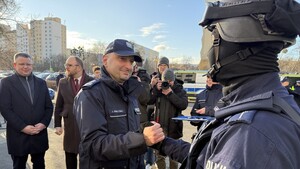 Przekazanie kluczyków do nowych pojazdów służbowych