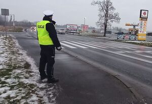 Policjanci ruchu drogowego podczas działań "Niechronieni uczestnicy ruchu drogowego"