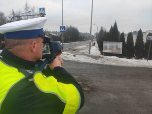 Policjanci ruchu drogowego podczas działań "Niechronieni uczestnicy ruchu drogowego"