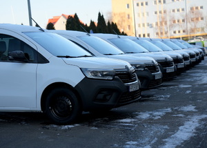 Nowe radiowozy nieoznakowane Marki Renault