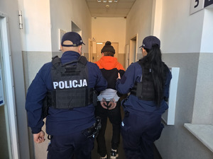 Zatrzymane osoby poszukiwane.