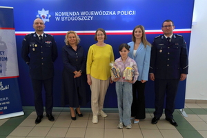 Pamiątkowe zdjęcie z Komendantem Wojewódzkim Policji w Bydgoszczy