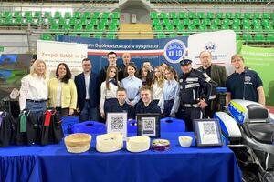 Policjanci i pracownicy policji na stanowisku doborowym