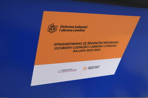 ujęcie na naklejkę z napisem Ochrona ludności i obrana cywilna