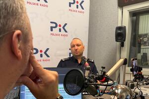 Komendant Wojewódzki Policji w Bydgoszczy podczas audycji w Polskim Radiu PiK