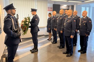 Kadra Kierownicza oddaje hołd poległym policjantom