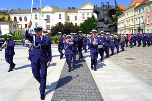 Początek uroczystości z okazji Święta Policji na Starym Rynku w Bydgoszczy