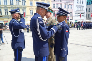 Odznaczenia i awanse policjantów i pracowników cywilnych
