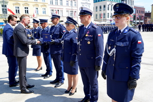 Odznaczenia i awanse policjantów i pracowników cywilnych