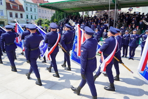 Defilada na zakończenie Święta Policji i gratulacje od bliskich
