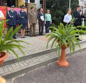 Policjanci na rozpoczęciu roku szkolnego.