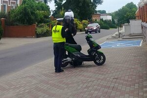 Policjanci ruchu drogowego podczas działań "Trzeźwy poranek"