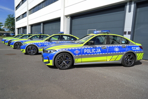 Przekazanie kluczyków do nowo zakupionych radiowozów marki BMW