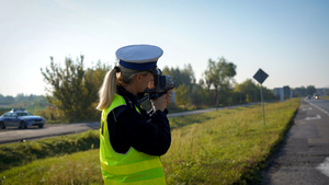 Policjantki Wydziału Ruchu Drogowego KMP w Bydgoszczy w trakcie działań na drodze