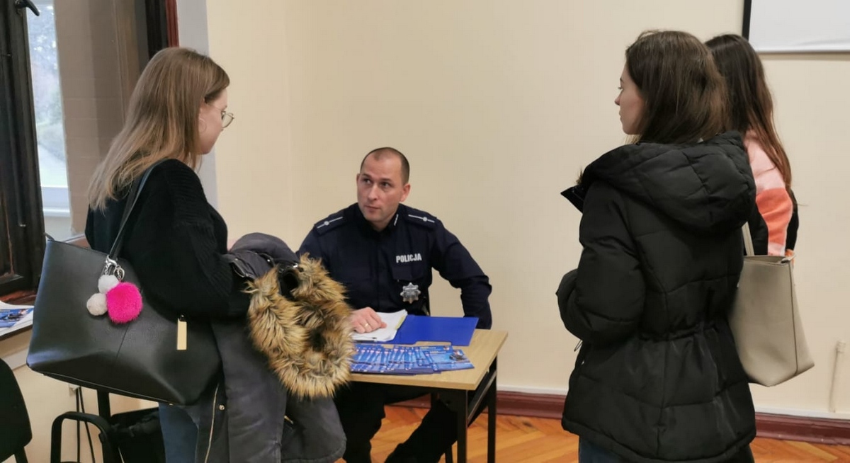 Spotkanie Funkcjonariusza Ze Studentami Kryminologii Na UKW ...