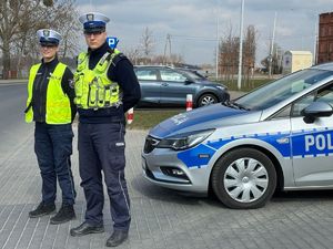 policjanci na punkcie kontroli