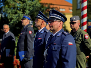 Komendant w czasie uroczystości