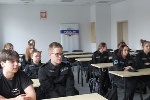 Klasa mundurowa odwiedziła policjantów#14