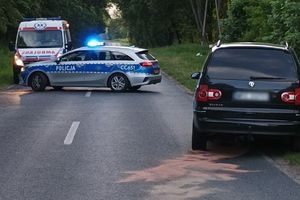 auto uczestniczące w wypadku, policyjny radiowóz