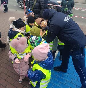 policjanci i dzieci