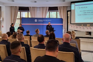 Zajęcia i wykłady podczas konferencji szkoleniowej dla policjantów i innych instytucji pomocowych