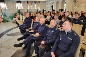 Wykłady i warsztaty podczas konferencji szkoleniowej dla policjantów i innych instytucji pomocowych