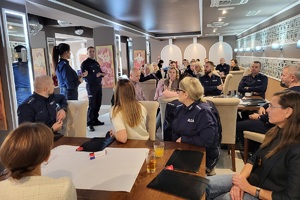 Zajęcia i wykłady podczas konferencji szkoleniowej dla policjantów i innych instytucji pomocowych