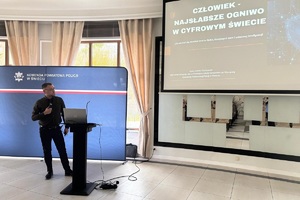 Zajęcia i wykłady podczas konferencji szkoleniowej dla policjantów i innych instytucji pomocowych